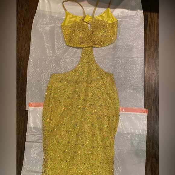 Portia and Scarlett prom dress worn for three hours. Bought for over $650.00. - Picture 4 of 13